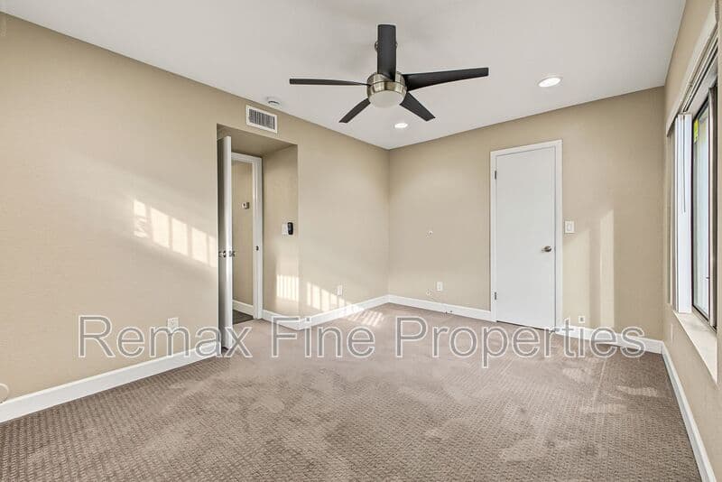 Phoenix House: 3306 E Taro Lane