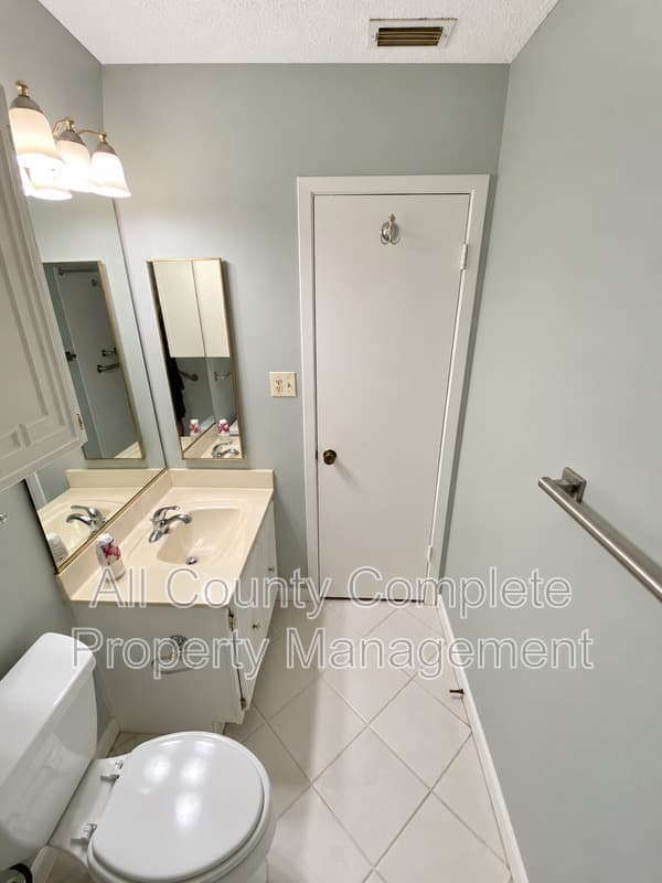 Jacksonville Condo: 6213 Lake Tahoe Dr