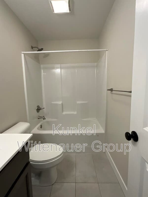 Fairview Heights Condo: 808 Applewoood Creek Drive