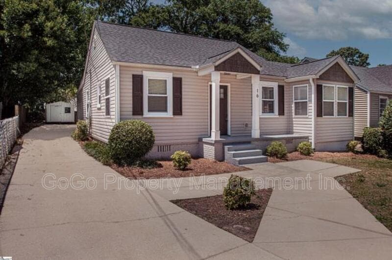Greenville House: 16 Anchorage Drive