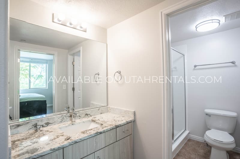 Provo House: 884 E 700 N