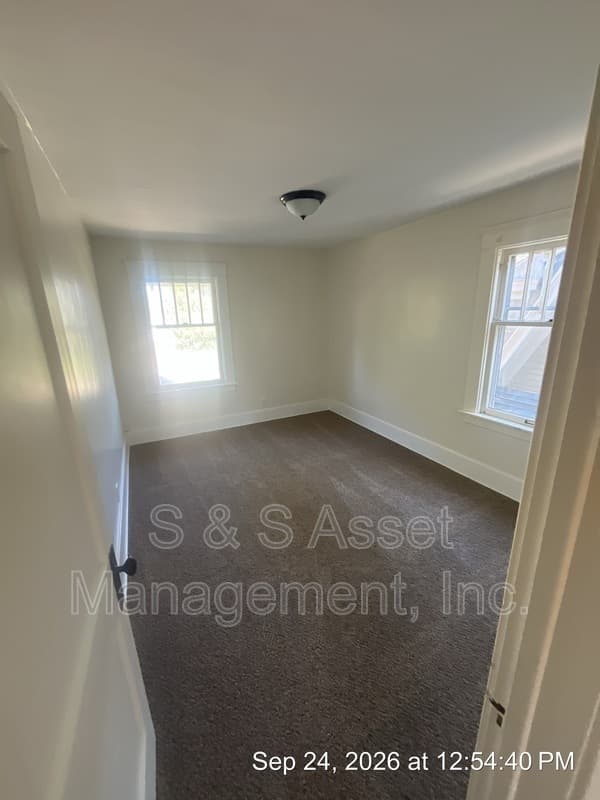 Lansing House: 1415 South Genesee Drive