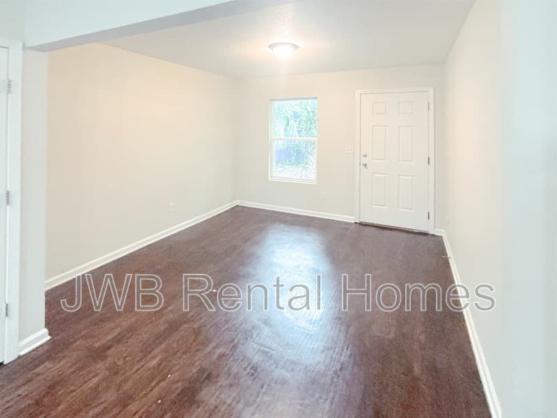 Jacksonville House: 3038 Rayford St