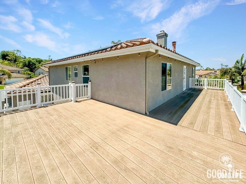 Oceanside House: 1124 Brighton Dr