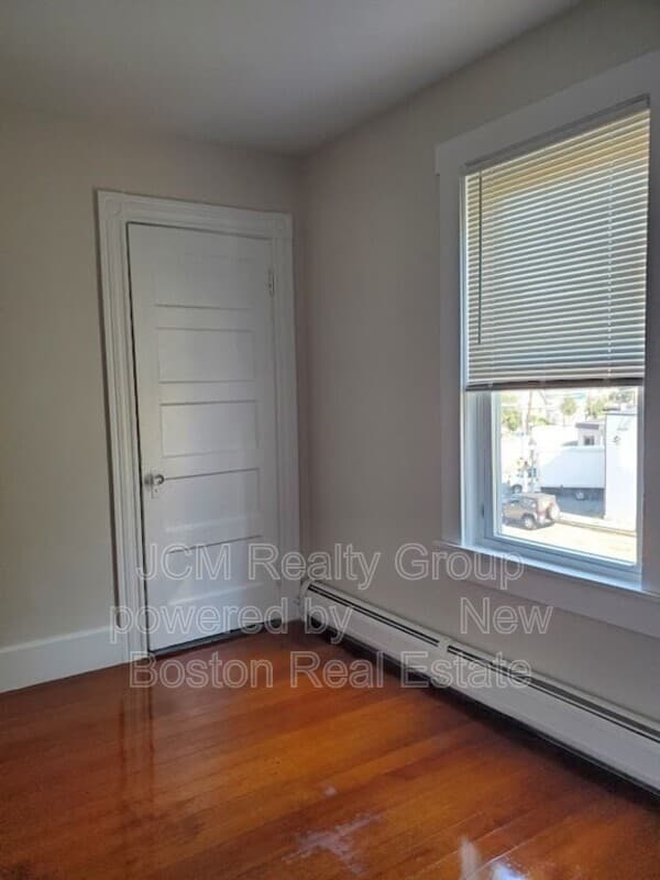 Waltham Condo: 870 Moody