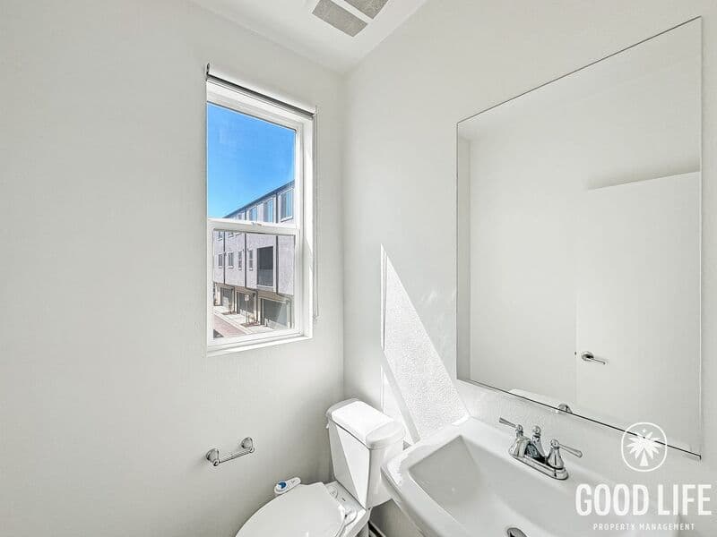 San Diego Townhome: 5215 Surfwalk Way