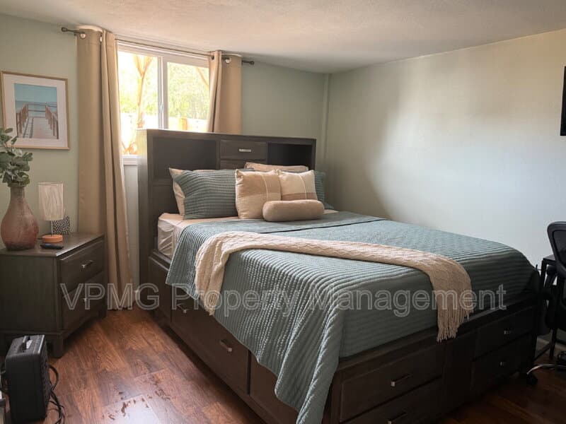 Vancouver Condo: 116 E 35th St