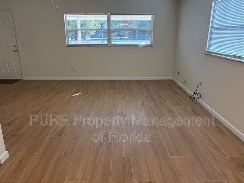 Ocala House: 6807 NW 62nd Place