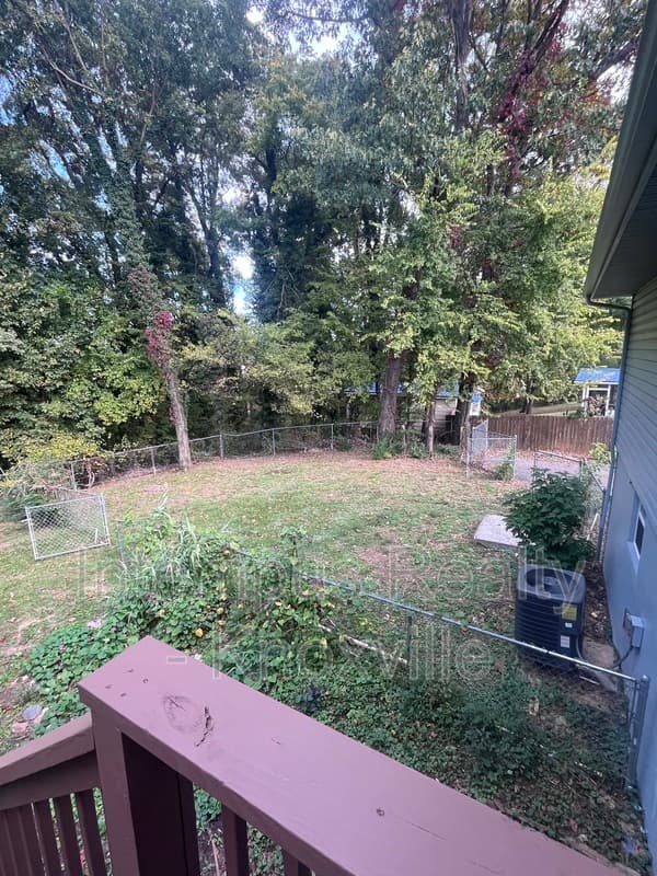 Knoxville House: 10917 Sonja Dr