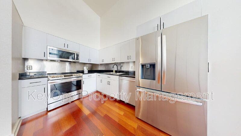 San Francisco Condo: 175 Bluxome Street