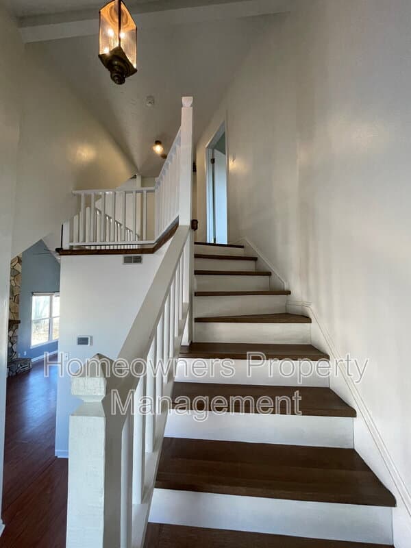 Fayetteville House: 6383 Hawfield Dr