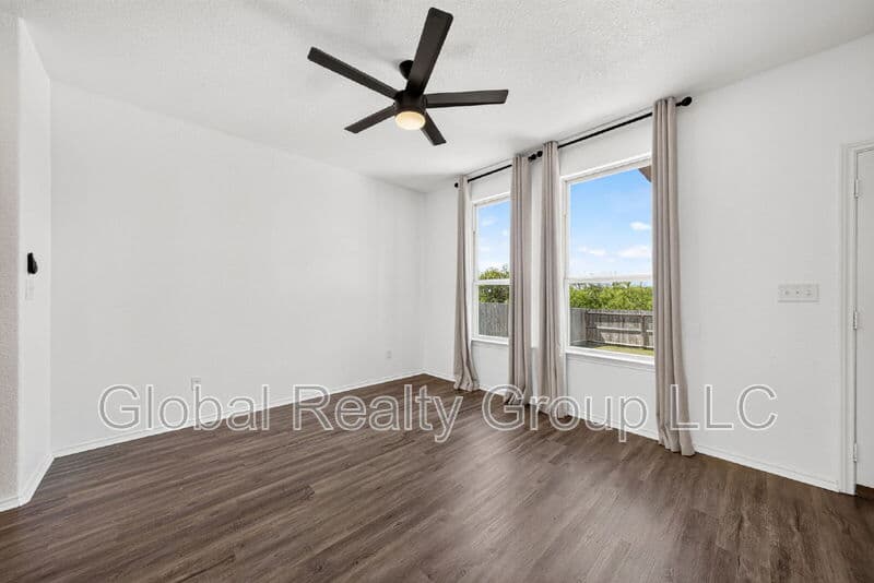 New Braunfels House: 174 Buttercup Bnd