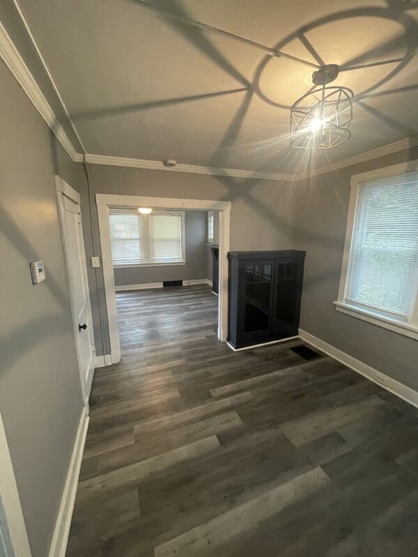 Pittsburgh House: 7808 Lloyd Avenue