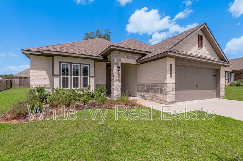 Huntsville House: 3722 Sage Ln