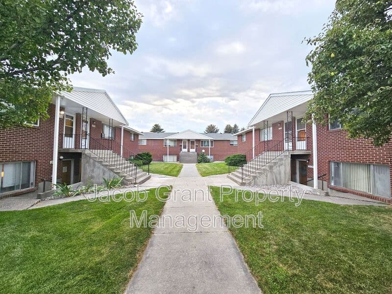 Idaho Falls House: 2118 St. Clair Rd