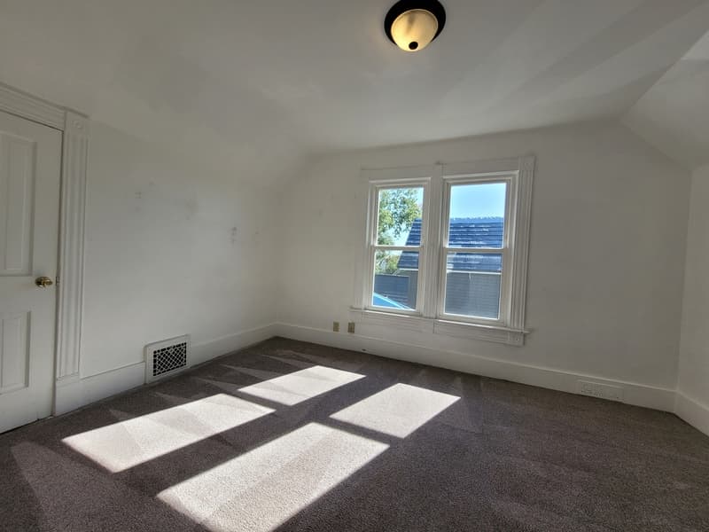 Appleton Condo: 207 E. Commercial St.