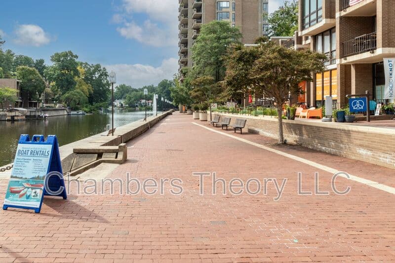 Reston House: 11475 Washington Plz W