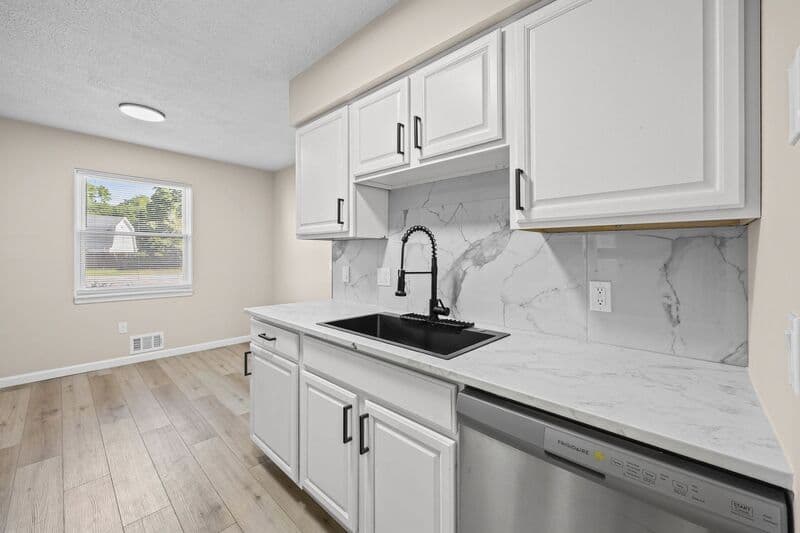 Bloomfield Apartment: 14 Elm Street