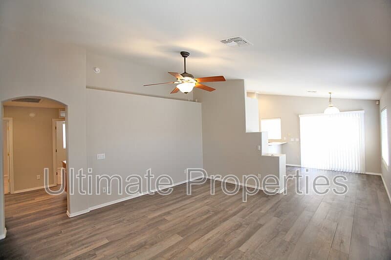 Peoria House: 8023 W Melinda Ln