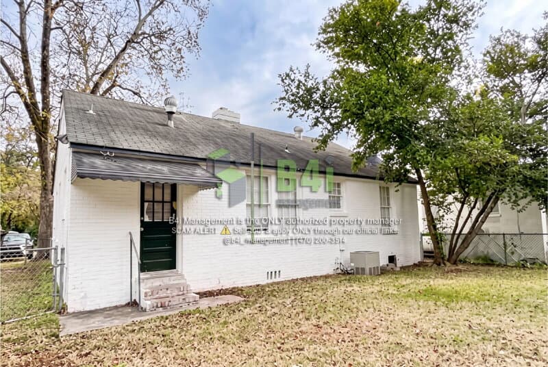 Columbus House: 243 Margaret Avenue