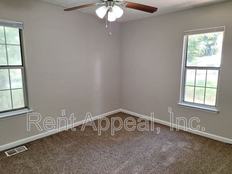 Decatur House: 3839 Valpariso Cir