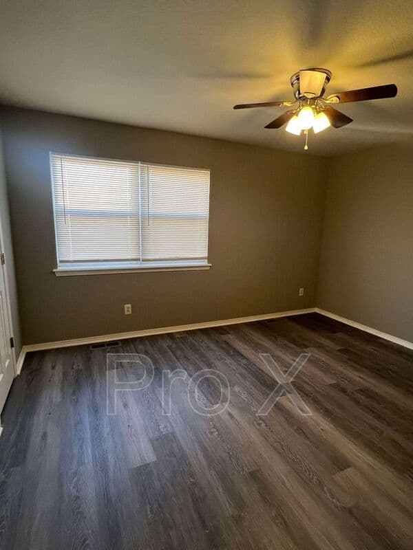 Joplin House: 2216 E 8th St 1-4