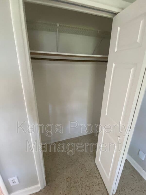 West Palm Beach House: 3716 Henry Ave