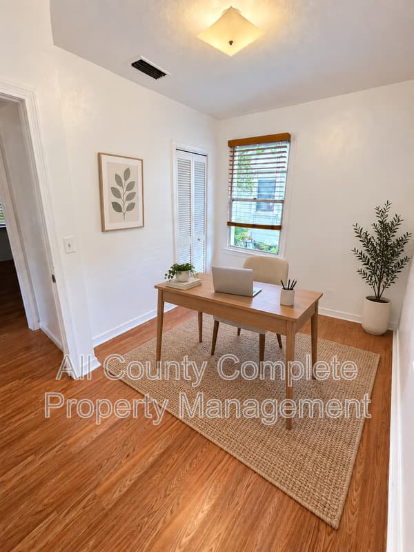 Jacksonville House: 4803 Lexington Ave