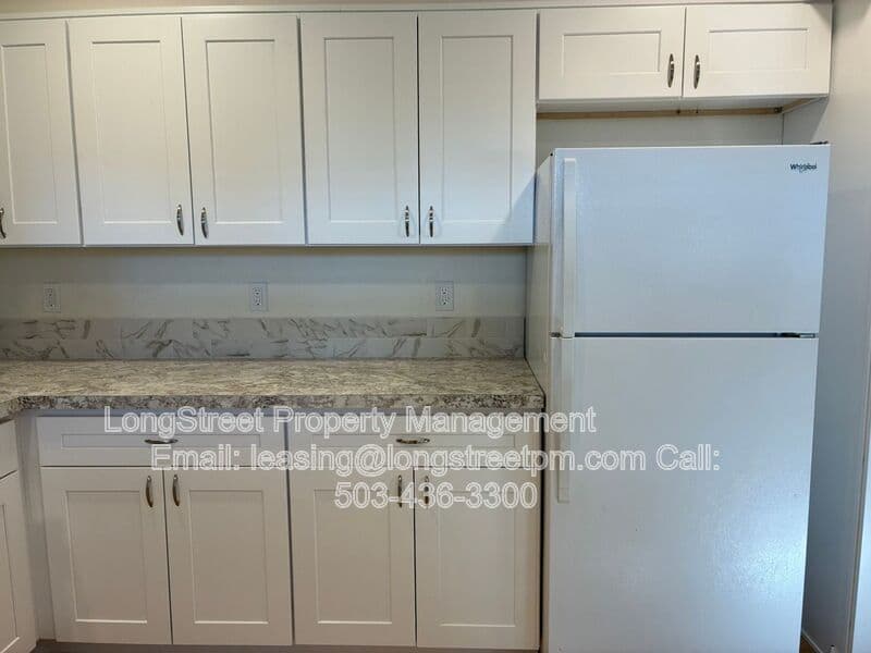 Adair Village Condo: 5160 NE Willamette Ave