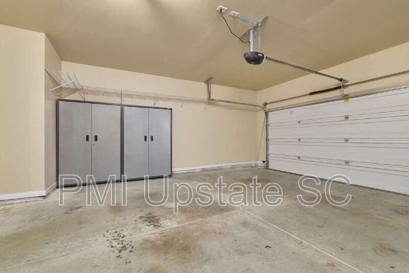 Simpsonville House: 218 Marefair Ln