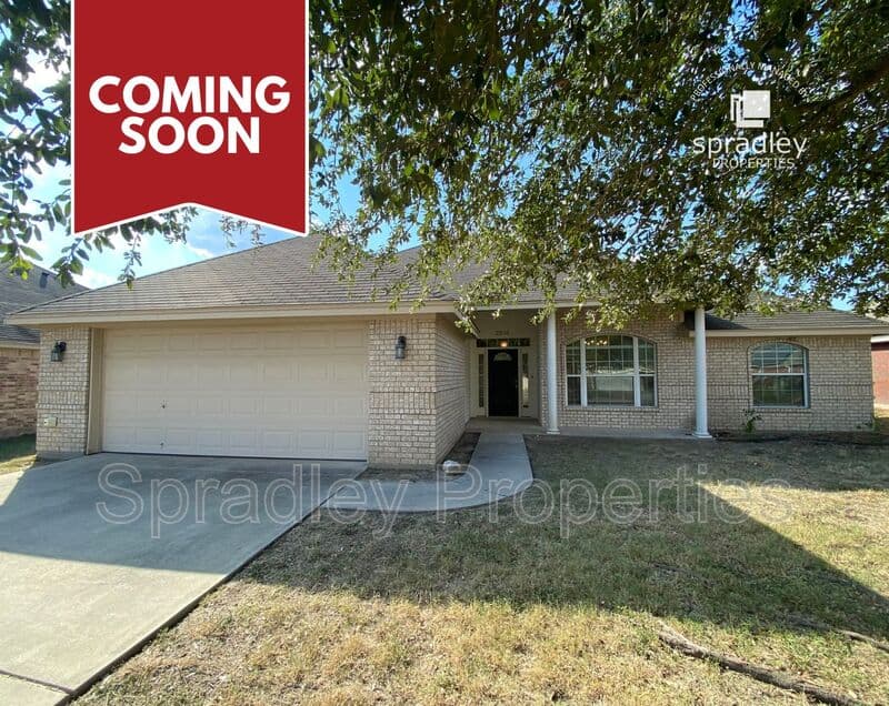 Temple House: 2014 Carriage House Dr