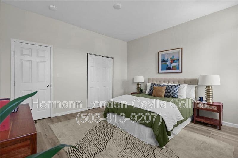 St Louis House: 3215 Nebraska Ave