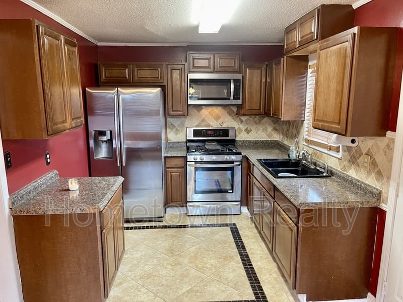 Riverdale House: 269 Valley Hill Road