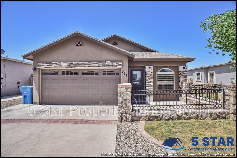 Socorro House: 703 Lt Joe Magellanes Road !!