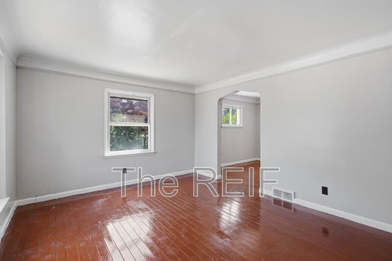 Detroit Condo: 7335 Curtis St