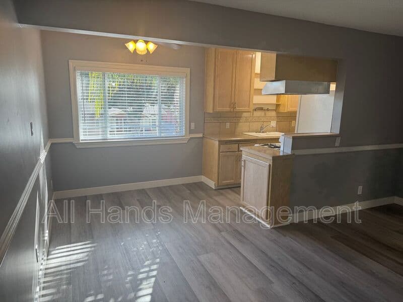Long Beach Condo: 231 Loma Avenue