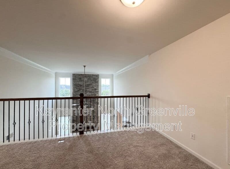 Simpsonville House: 612 Columbus Cir
