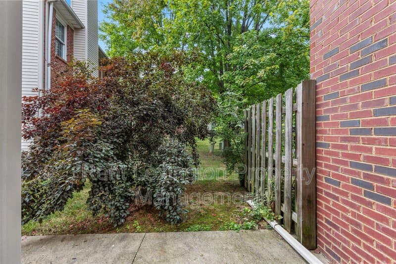Lexington House: 1625 Nicholasville Road Unit 601