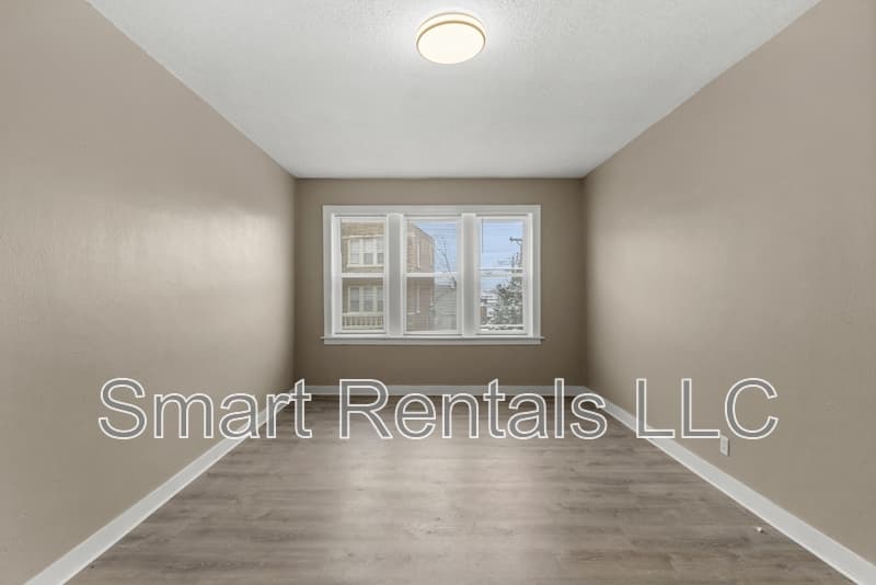 St. Louis Condo: 4209 Ellenwood Avenue - 202