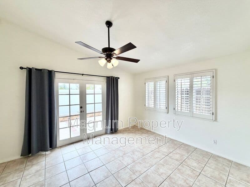 Murrieta House: 25167 Parkcrest Dr
