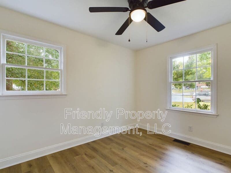 Winston Salem House: 4136 Kingsland Circle