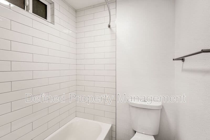 Los Angeles Condo: 1522 S. St Andrews Place