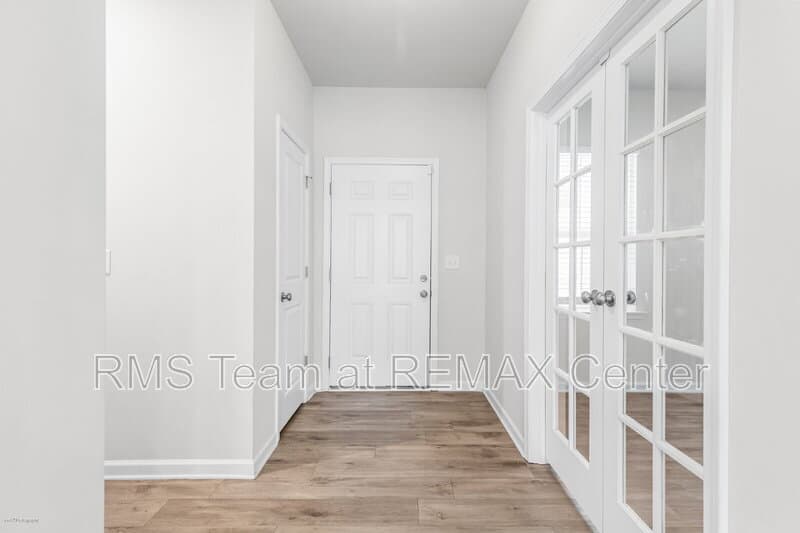 Auburn House: 1333 Maston Rd