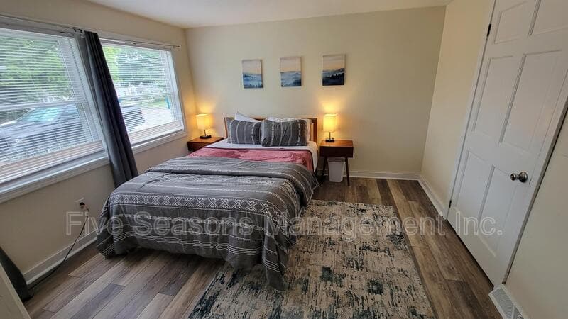 Burlington Condo: 80 Chase Street