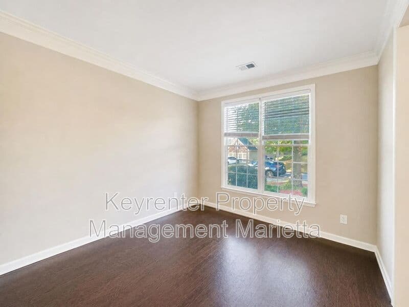 Marietta House: 302 Rosemont Park Ln