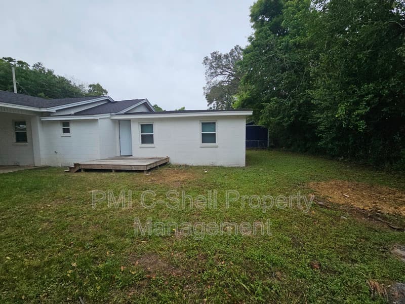 Pensacola House: 3258 Peagler Plaza Rd