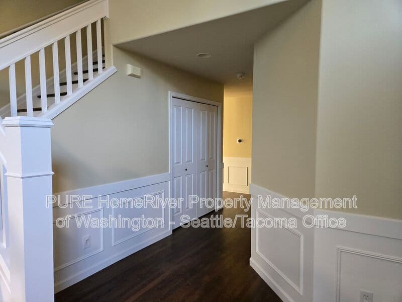 Auburn House: 5316 S 282nd Way