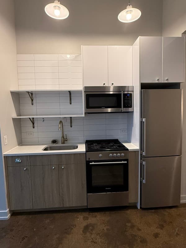 Chicago Condo: 700 N La Salle Dr