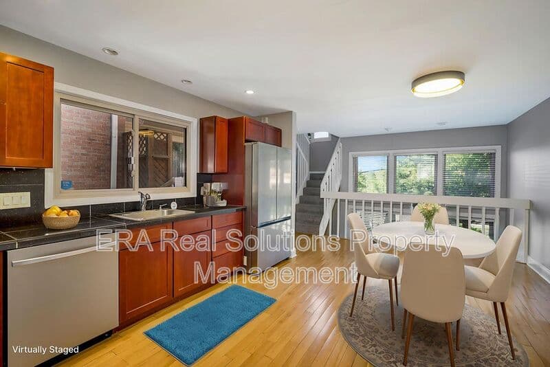 CIncinnati Condo: 2132 Gilbert Ave.