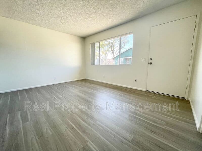 Oceanside Condo: 1026 S. Tremont Street